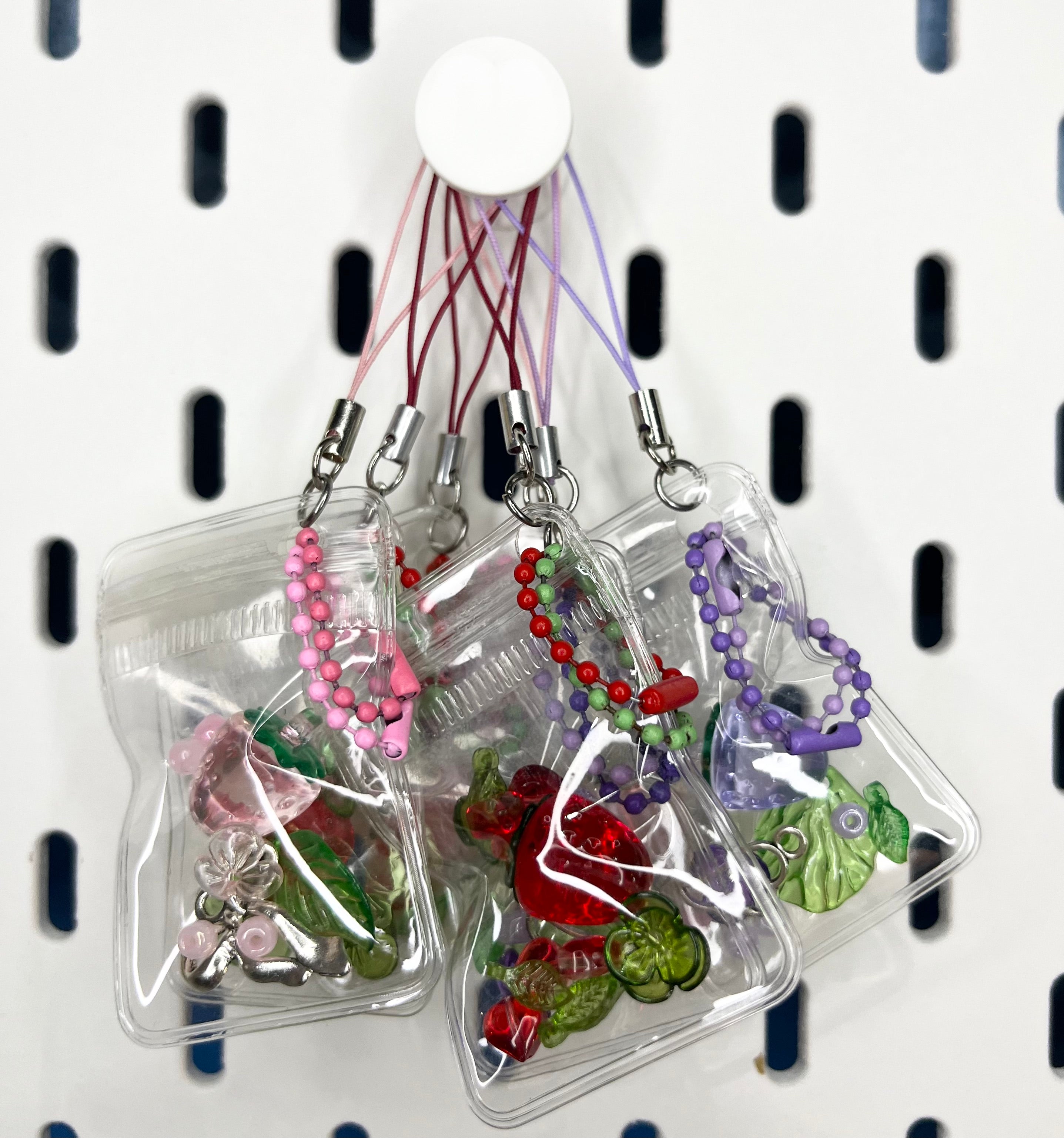 Zawieszki do telefonów - Truskawki