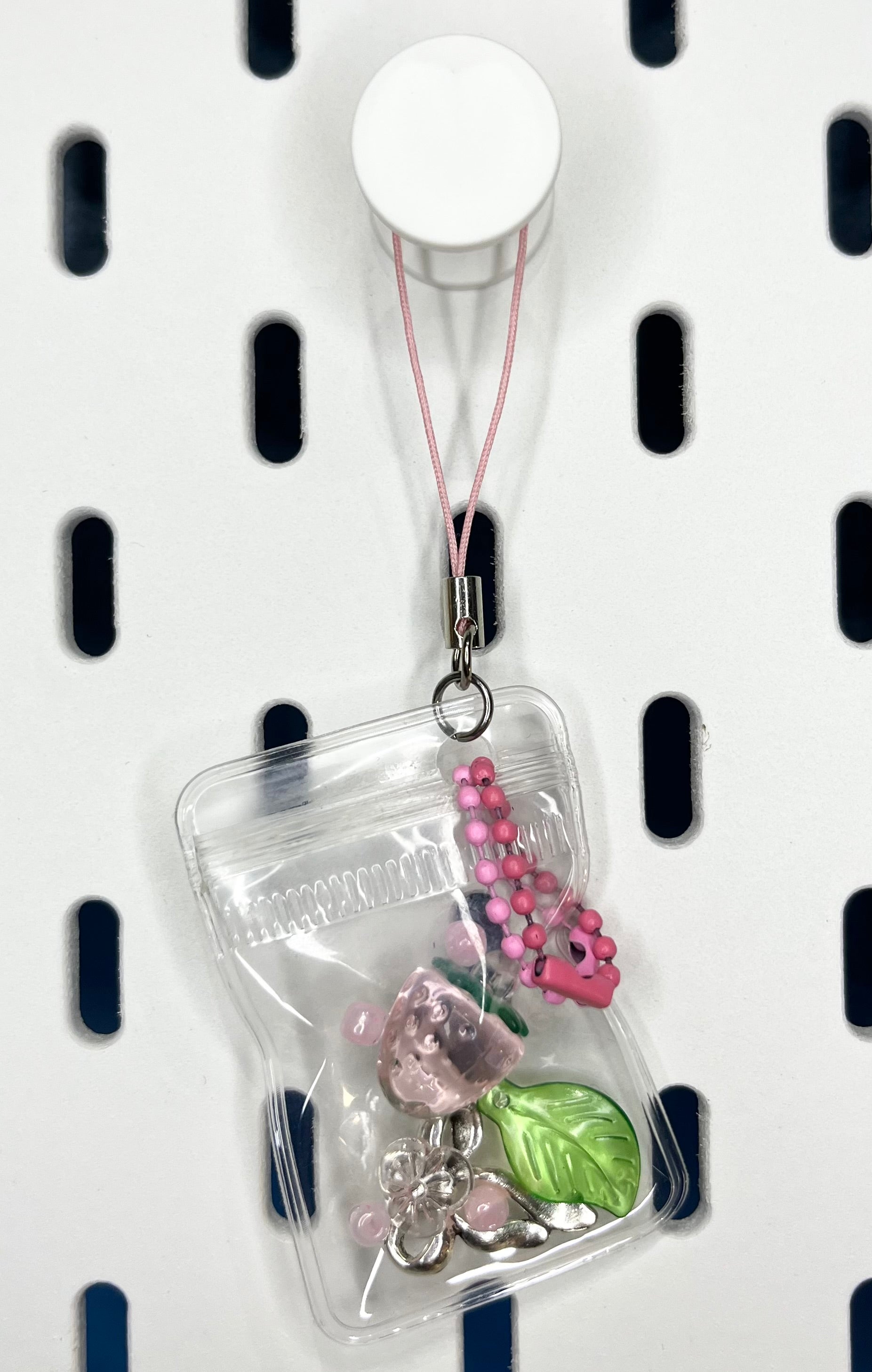 Zawieszki do telefonów - Truskawki