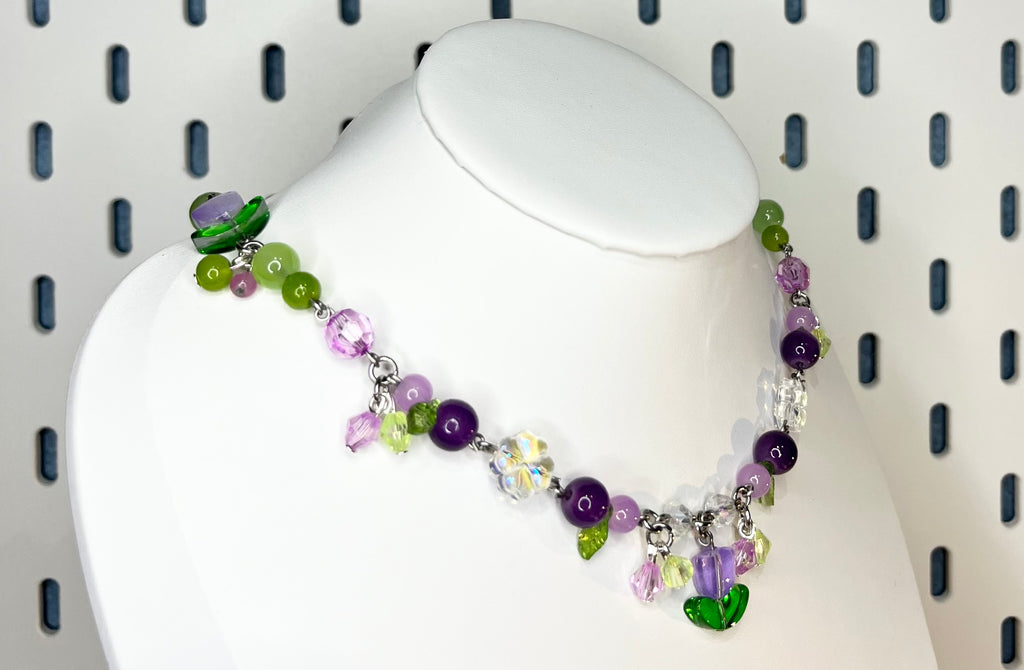 Zestaw Naszyjników z motywem Kwiatów