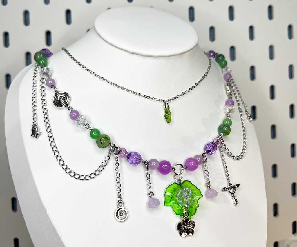 Zestaw Naszyjników z motywem Kwiatów