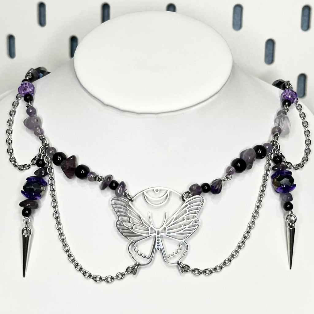 Naszyjnik z motywem ćmy i Ametystu